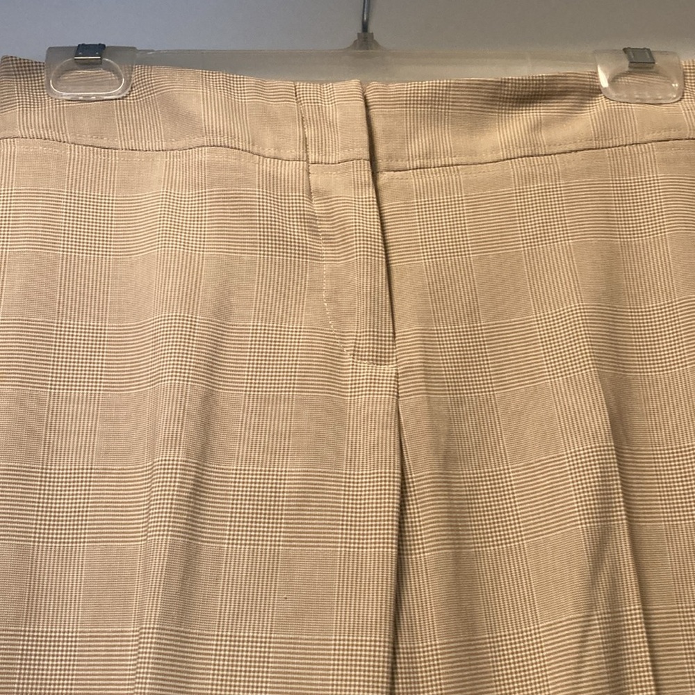 Beautiful patterned pants! - Picture 2 of 4
